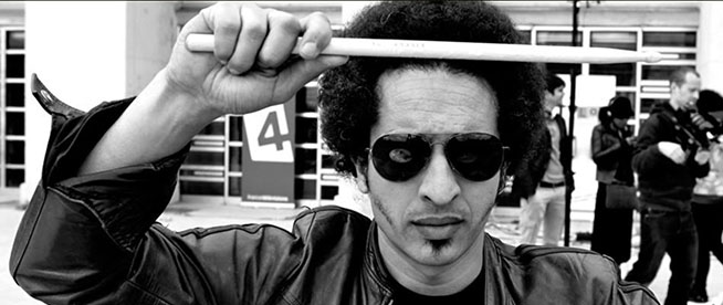 De la scène au cinéma : le parcours artistique de Kalid Bazi
